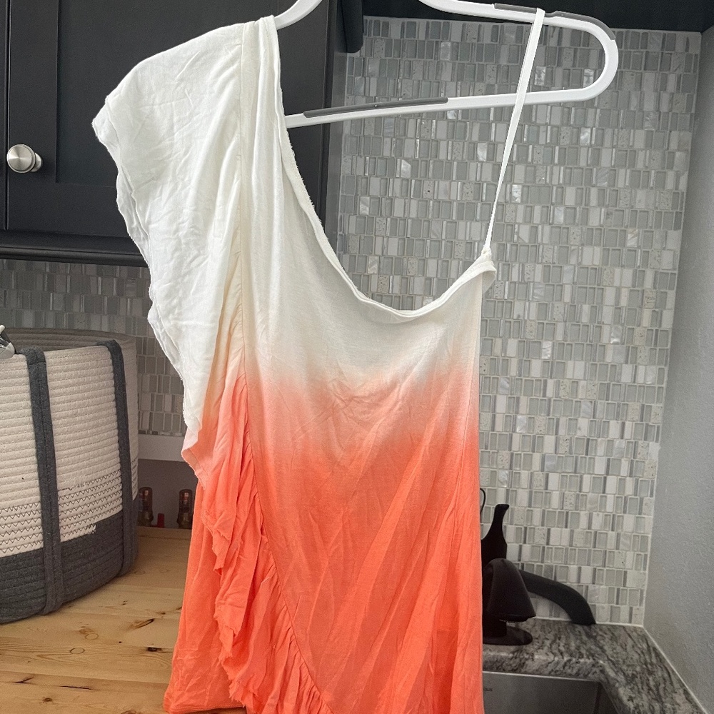 Gianni Bini one shoulder shirt